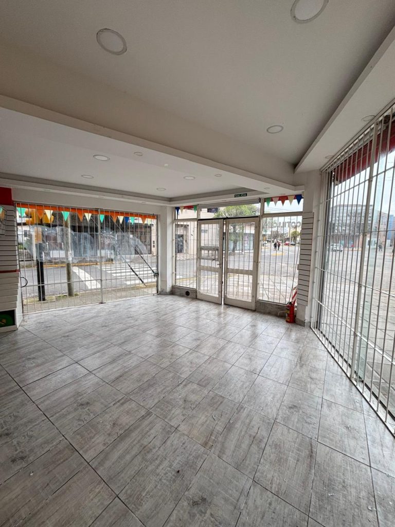 Local + Monoambiente- Venta- Mar de Ajó Centro- Frente a la Universidad